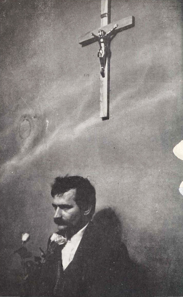 Lech Wałęsa hablando ante los trabajadores en huelga de los astilleros Lenin de Gdansk durante la huelga de agosto de 1980.